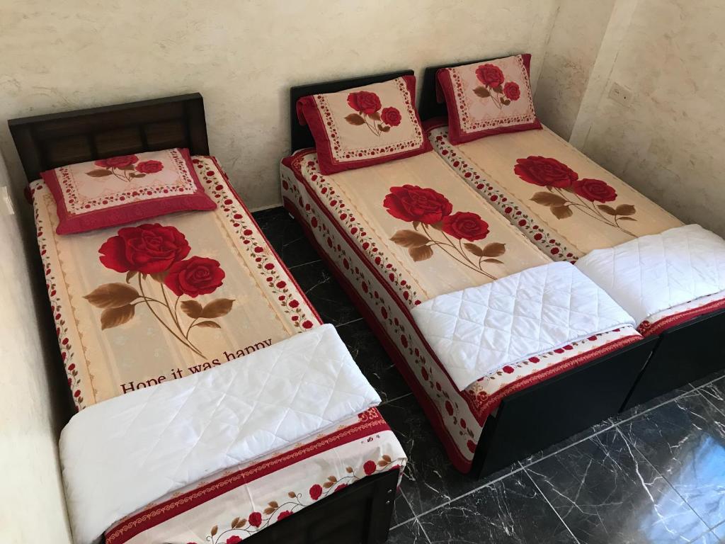 Postel nebo postele na pokoji v ubytování Kobuleti Guest House chexov 24