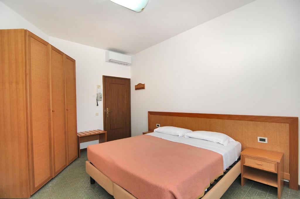 Venus Best Price - Economy Double Or Twin Room