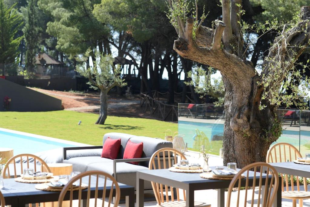 Bazén v ubytování Amantes Villas and Suites nebo v jeho okolí