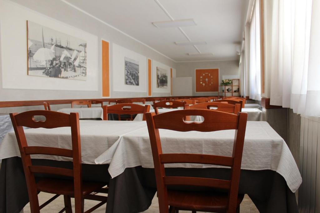 Restaurace v ubytování Hotel Derna