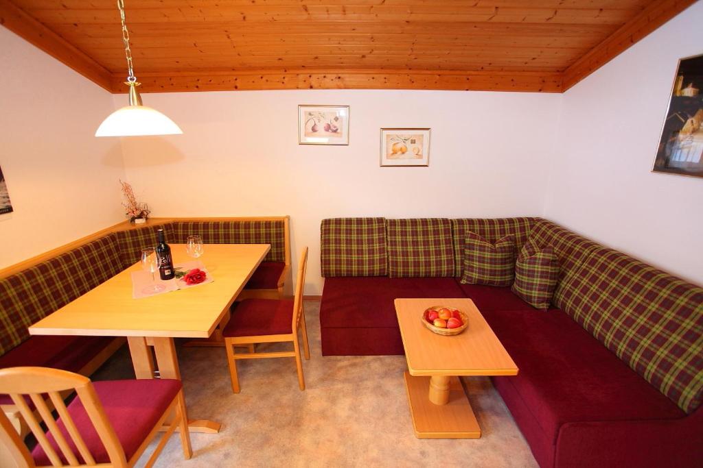 Posedenie v ubytovaní Ferienwohnung/Apartment Erna Prommegger