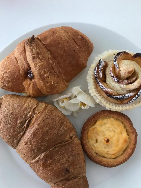 Jedlo v ubytovaní bed & breakfast alebo blízkom okolí