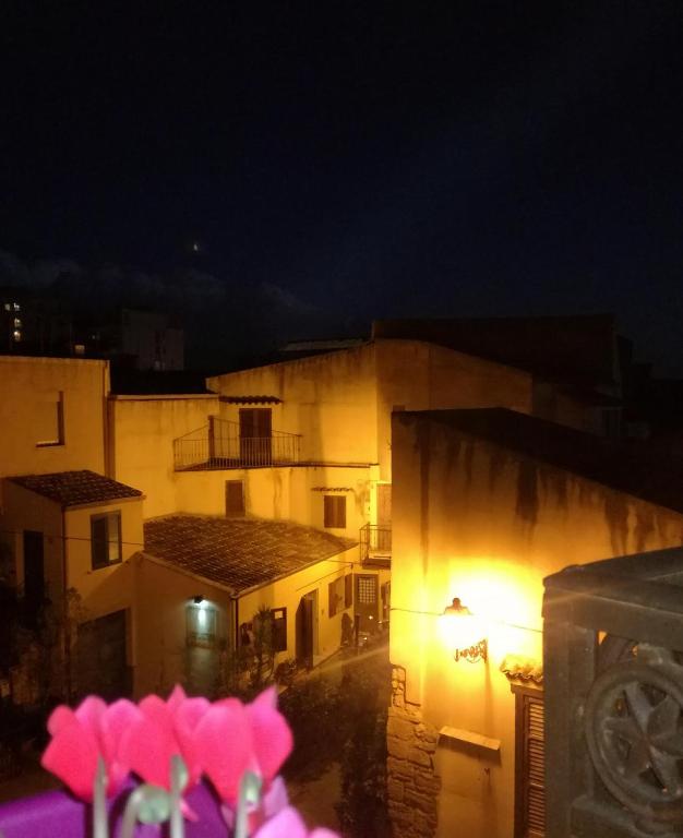 Aljama - Downtown B&B - 11