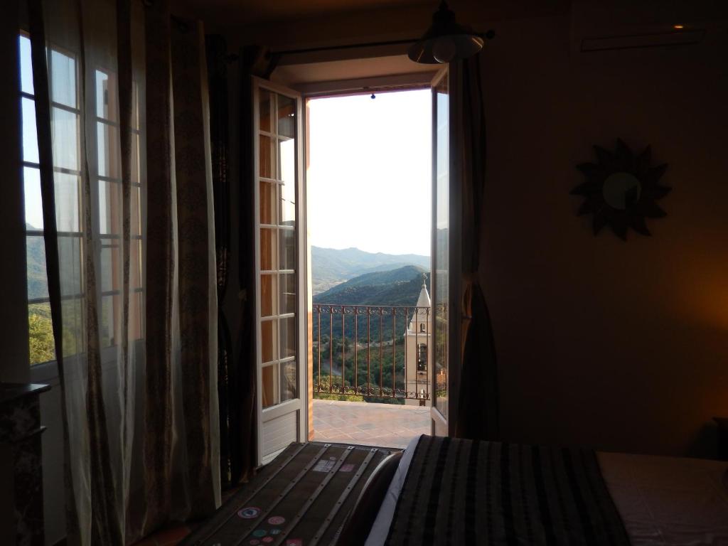 Nespecifikovaný výhled na hory nebo výhled na hory při pohledu z bed and breakfast