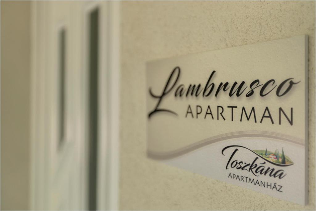 Certifikát, hodnocení, plakát nebo jiný dokument vystavený v ubytování Toszkána Apartmanház
