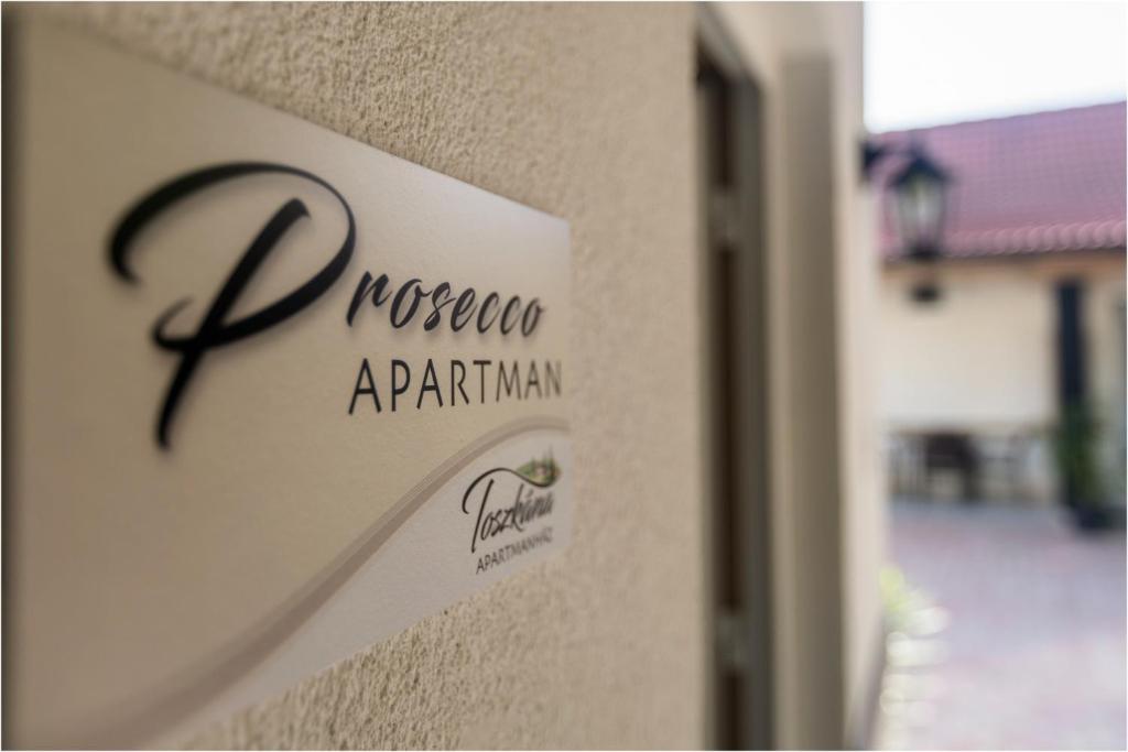 Certifikát, hodnocení, plakát nebo jiný dokument vystavený v ubytování Toszkána Apartmanház