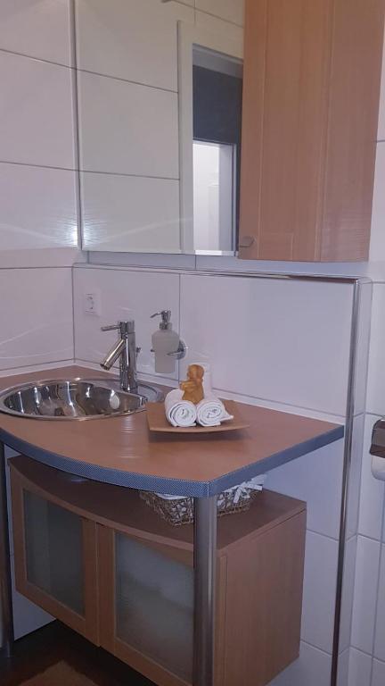 Kuchyň nebo kuchyňský kout v ubytování Ferienwohnung Ostseepalast