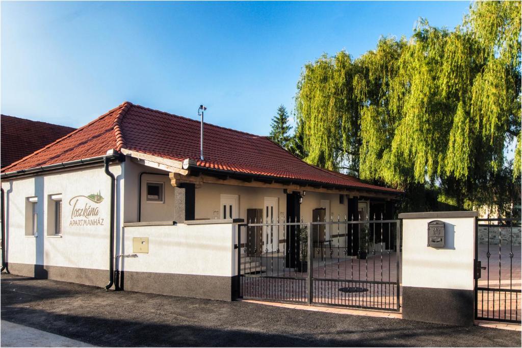 Budova, kde se apartmán nachází