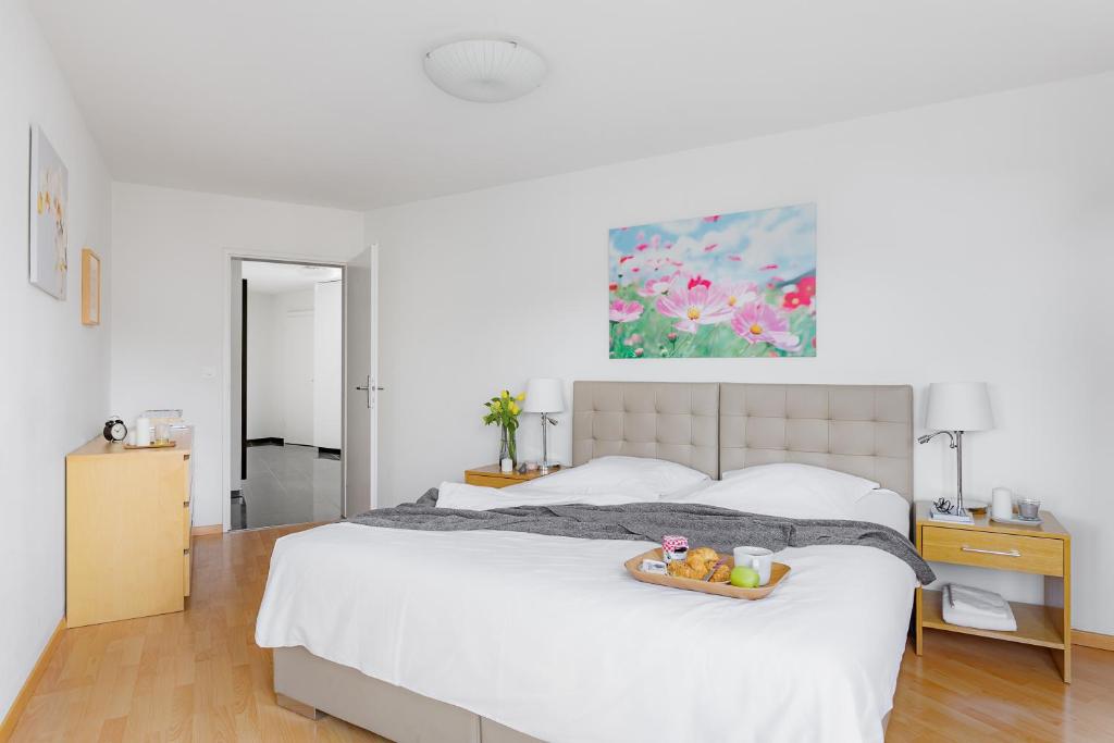 Swiss Star Zurich Oerlikon - Self Check-In - Three-Bedroom Apartment (6 Adults)