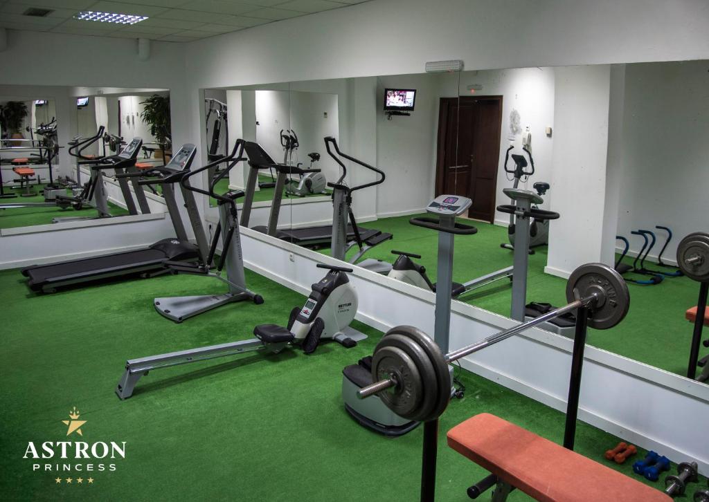 Fitness centrum a/nebo fitness zařízení v ubytování Hotel Astron Princess
