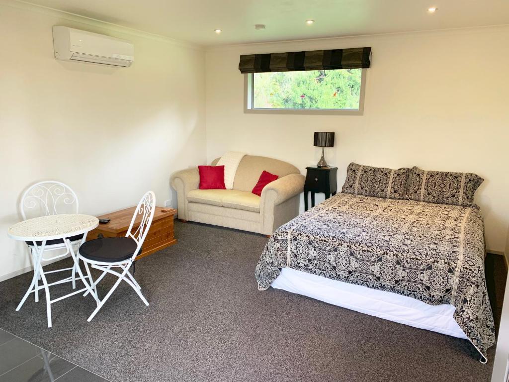 Mirror Creek Holiday Cottage - Studio Apartment