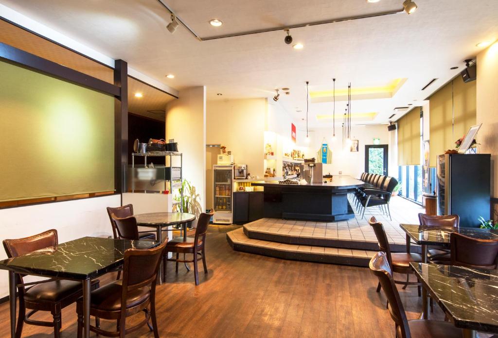 Kuchyň nebo kuchyňský kout v ubytování TsukubaNoYu Urban Hotel