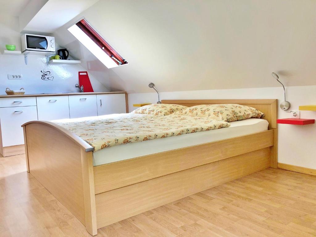 Kuchyň nebo kuchyňský kout v ubytování 2 studio & apartment Cvetek Bohinj