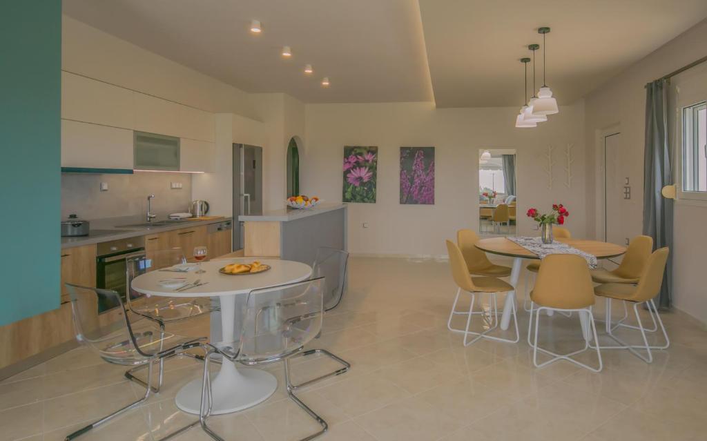 Kuchyňa alebo kuchynka v ubytovaní Evgenia Apartment