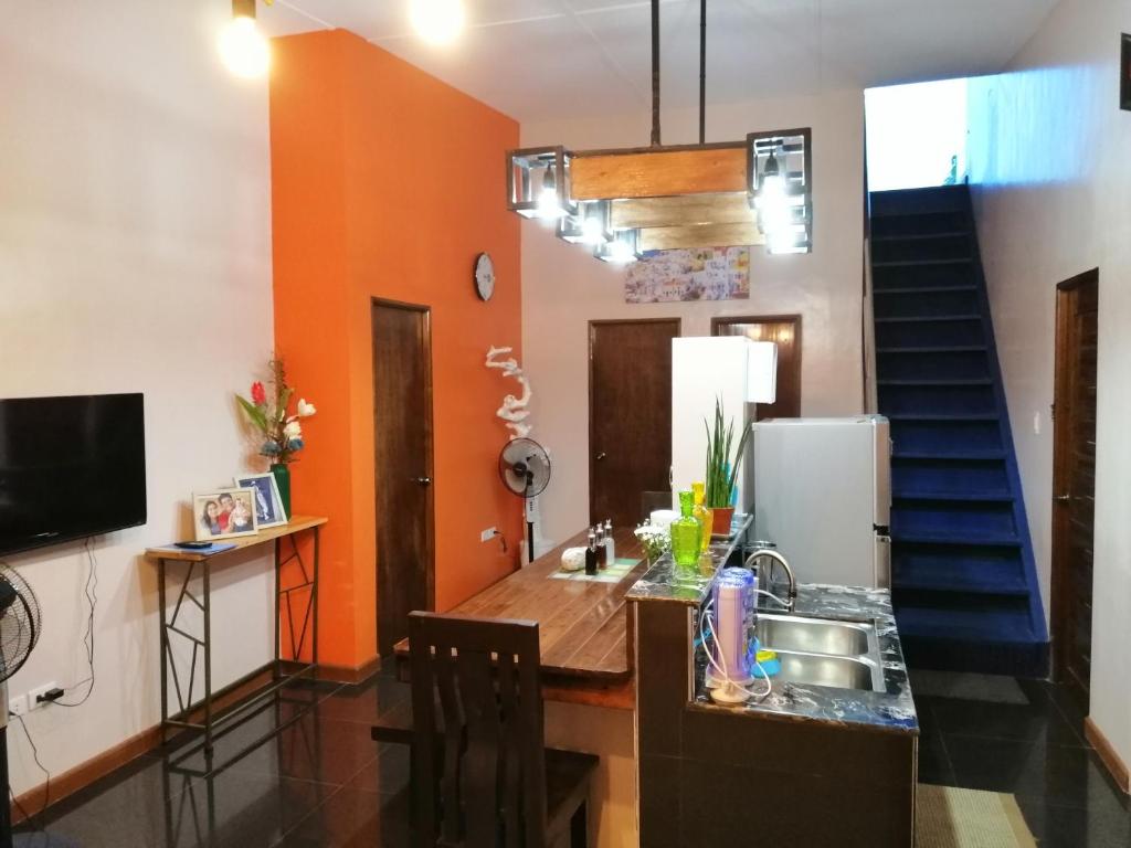 Kuchyň nebo kuchyňský kout v ubytování Blue Residence Tagaytay