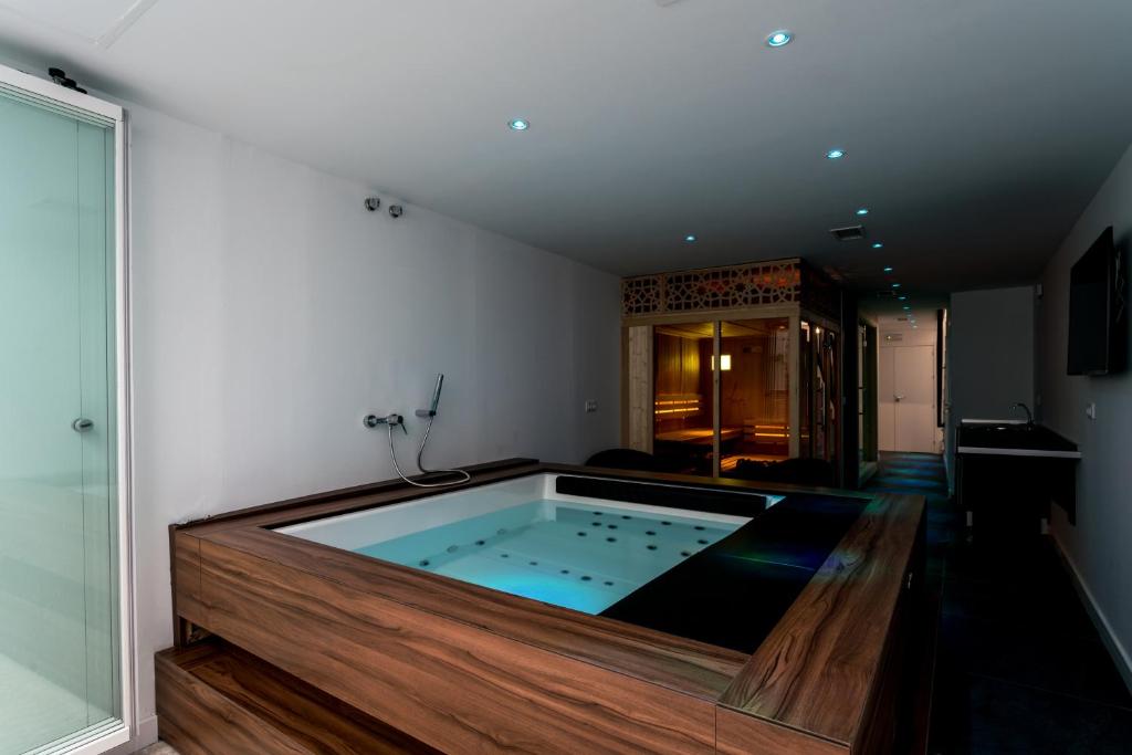 Unique House - Private SPA&Pool -StayInSeville, Sevilla ...