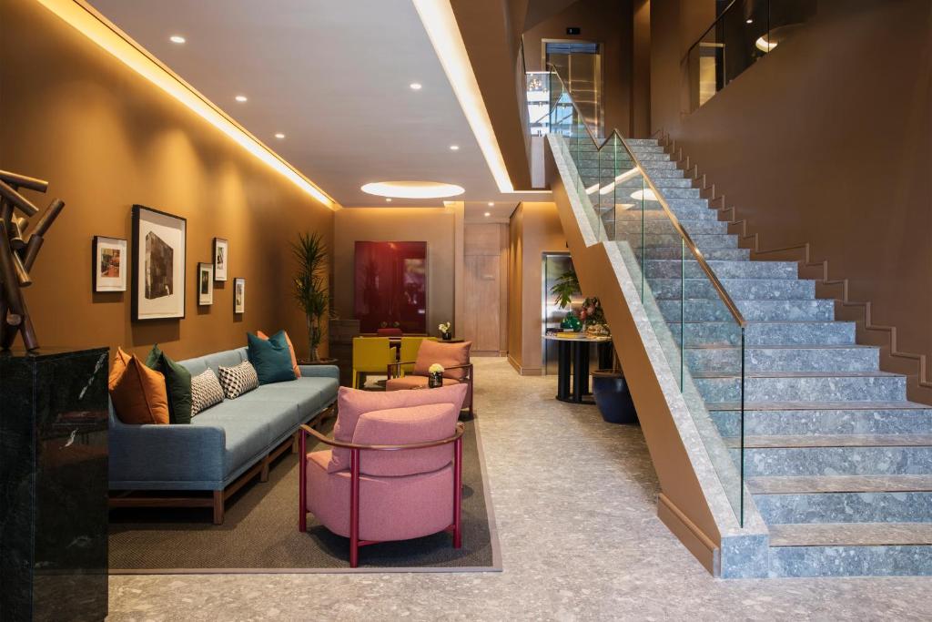 Posezení v ubytování Home Suite Hotels Rosebank