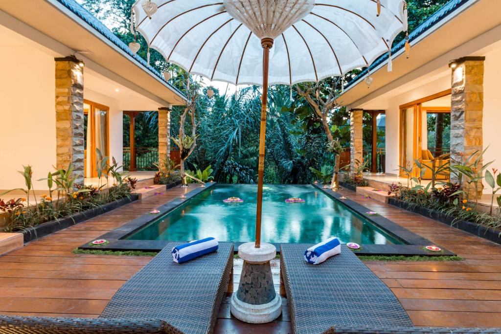 Bazén v ubytování The Pesaren Ubud nebo v jeho okolí