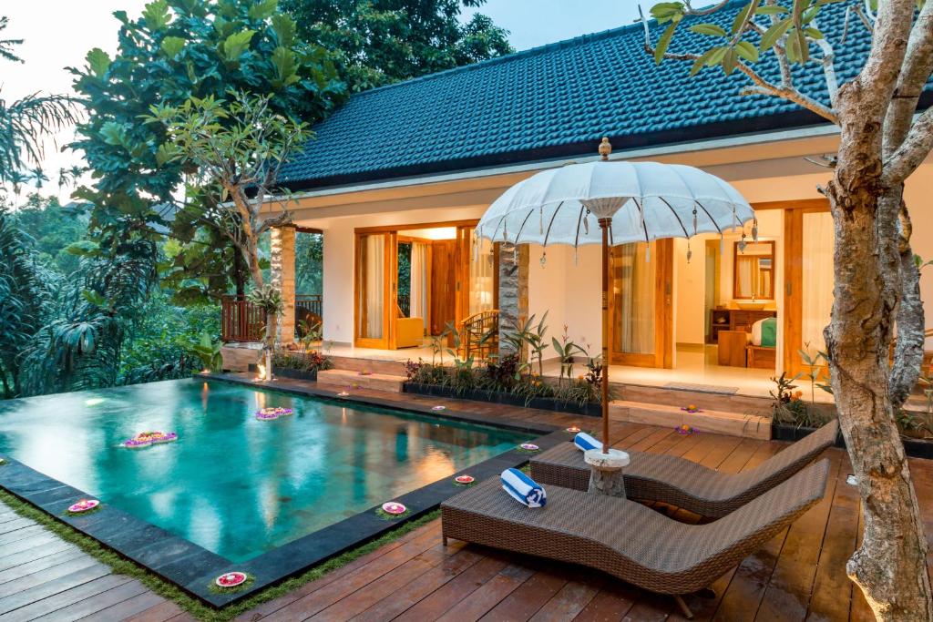 Bazén v ubytování The Pesaren Ubud nebo v jeho okolí