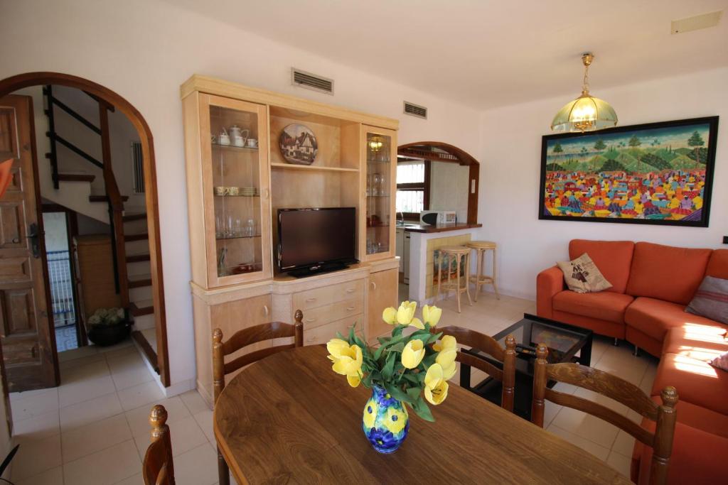 Posedenie v ubytovaní Apart-rent Casa con piscina Sant Maurici 0191