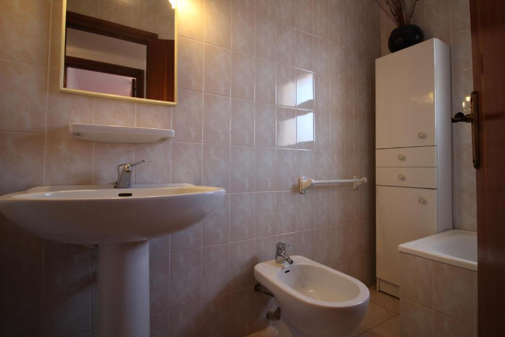 Kúpeľňa v ubytovaní Apart-rent Casa con piscina Sant Maurici 0191