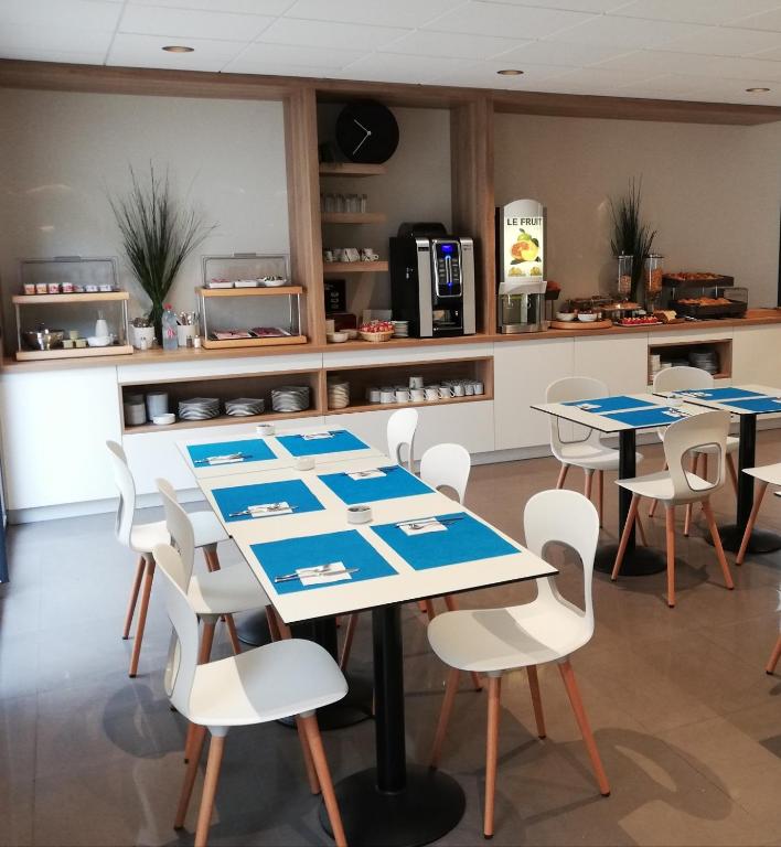 Hôtel des Halles - Resim 4