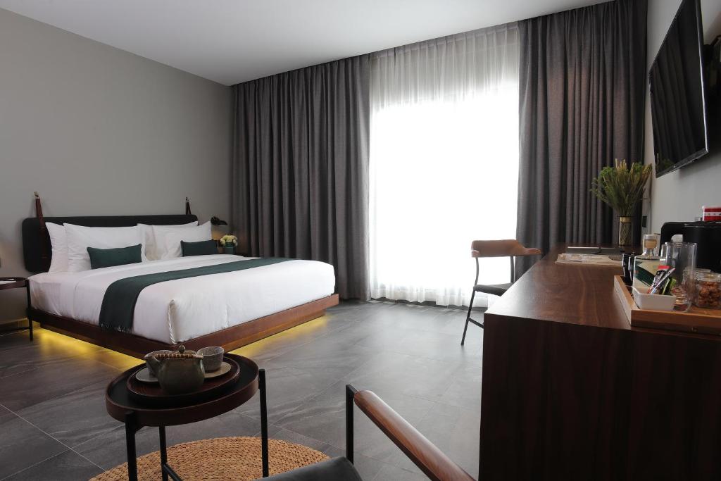 Baitong Hotel & Resort Phnom Penh - Camera Standard King