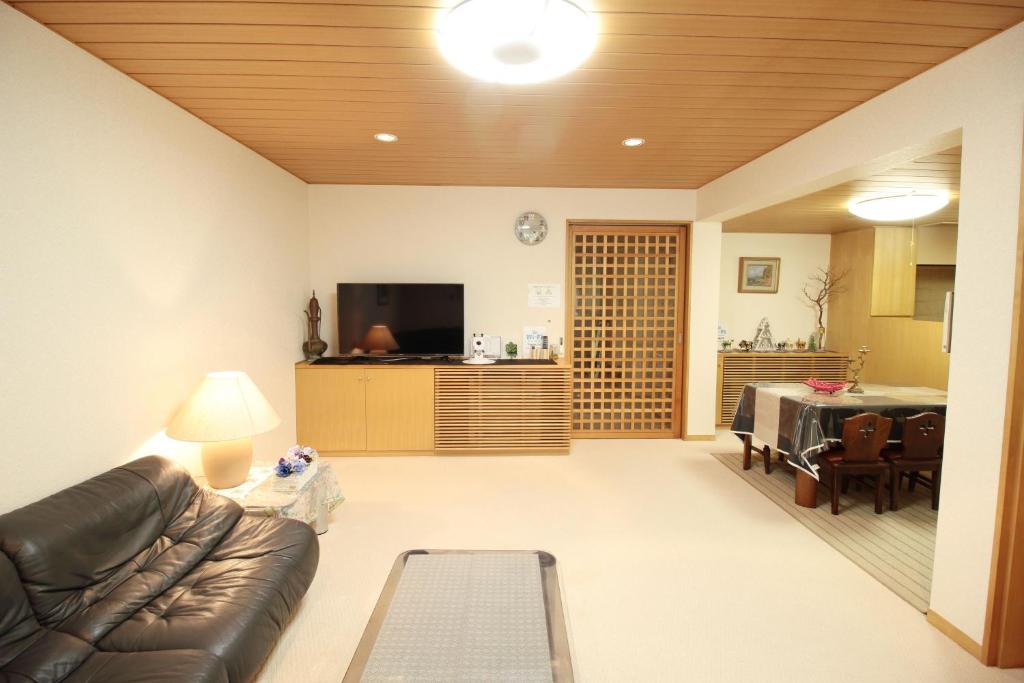 予約するHakone Yumoto Condominium Sakura with Hot Spring B-9 #Hs1
