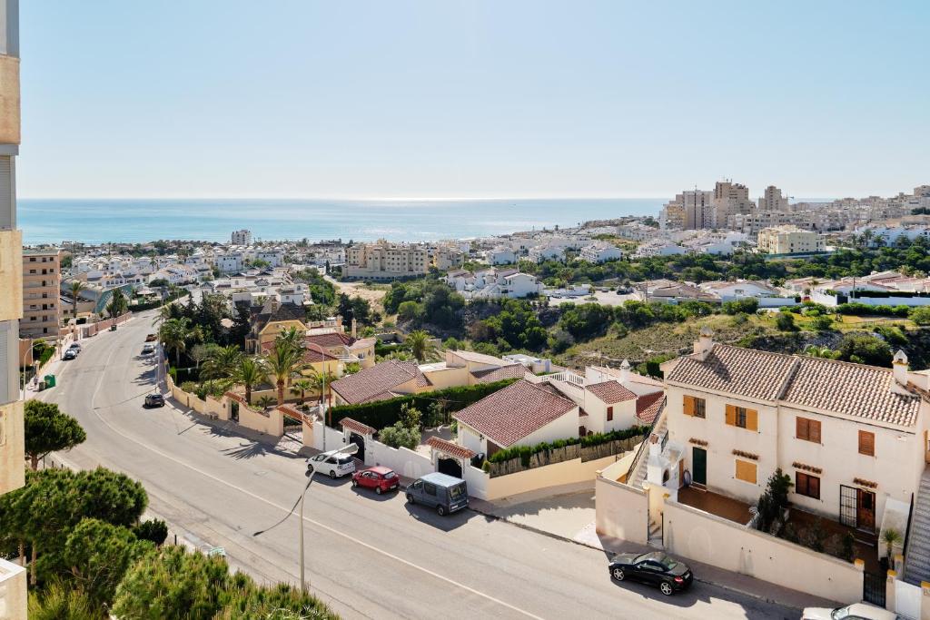 Hay una localidad española donde el 50% de su censo son extranjeros 7 Merca2.es Orígenes de los habitantes de Torrevieja: un mosaico cultural internacional