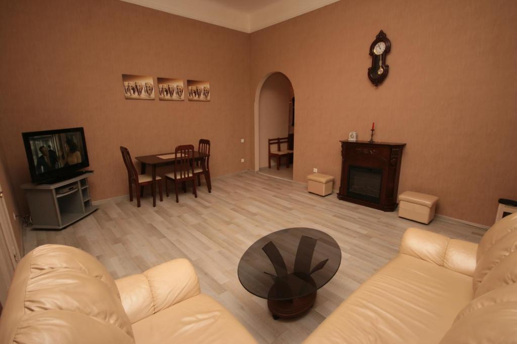 Real Home Apartments in Kiev Center - Comfort 1-bedroom Apartment- 6 Lyuteranska Str