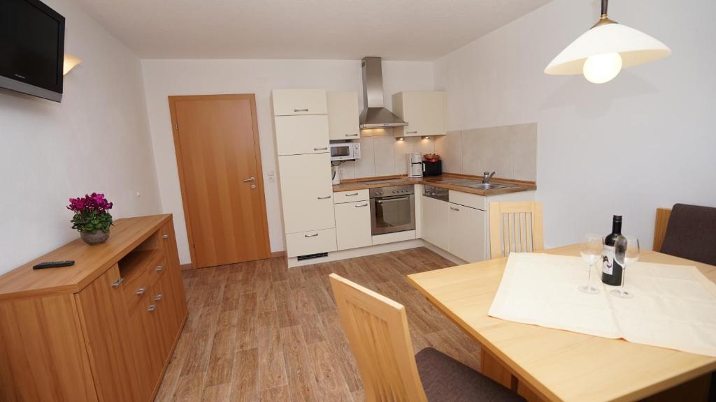 Kuchyňa alebo kuchynka v ubytovaní Chalet Lena