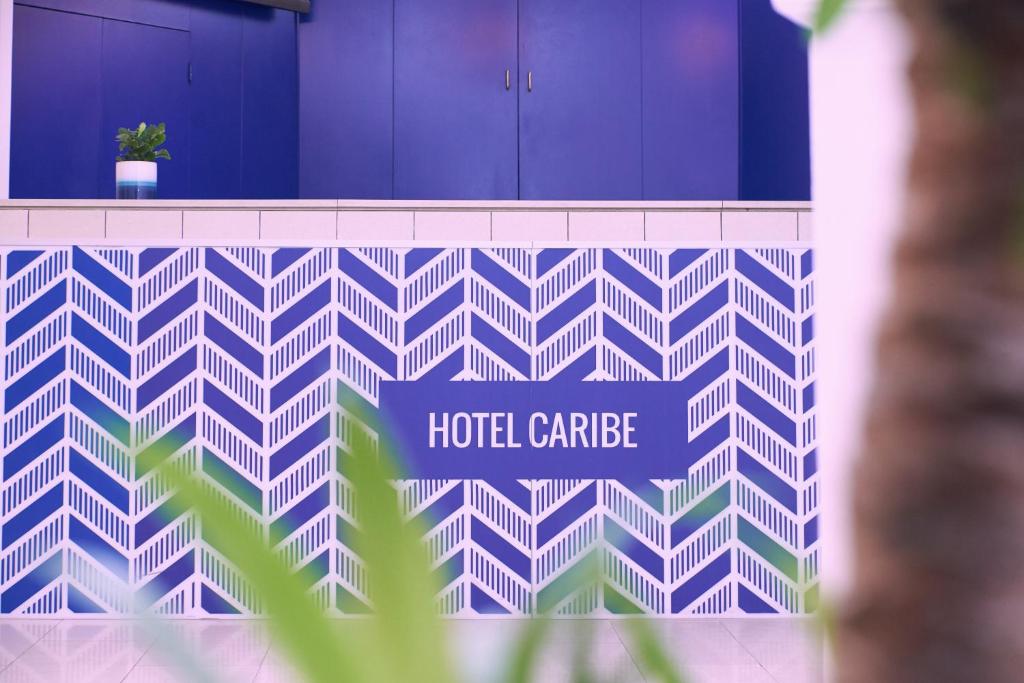 Booking.com: Hotel Caribe Youth Only , Lloret de Mar, Spanje ...