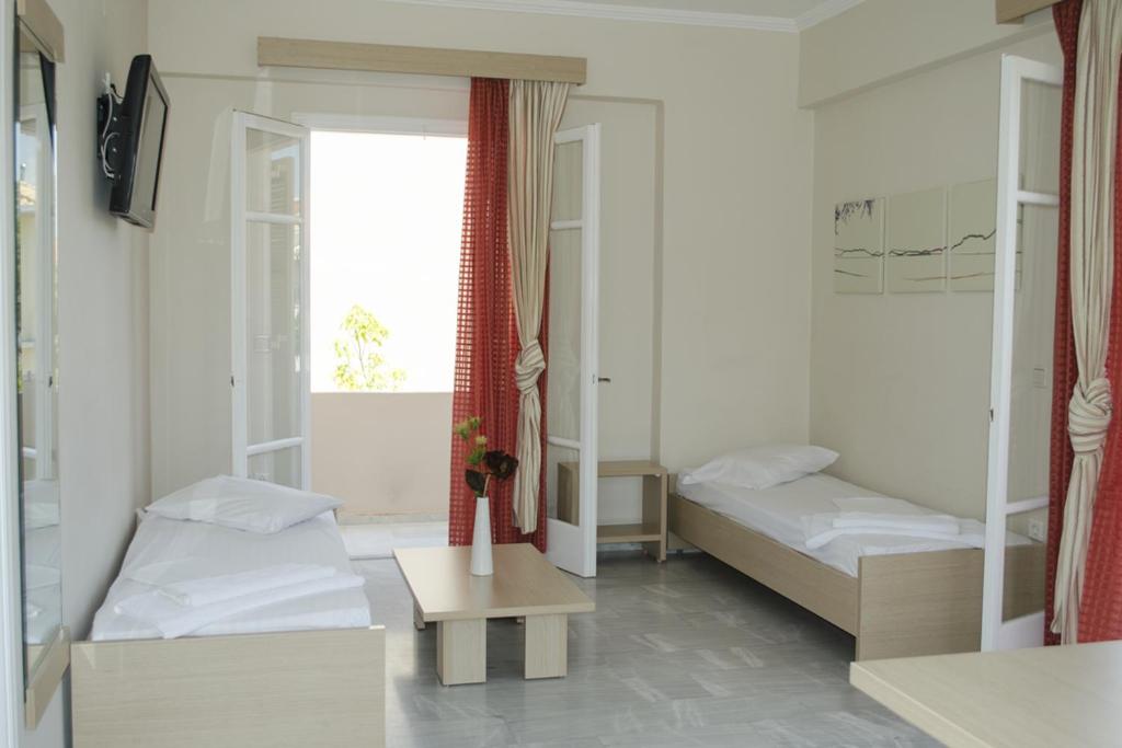 Happyland Hotel Apartments - 15