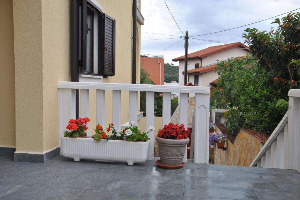 Balkón alebo terasa v ubytovaní Apartments Villa Macola