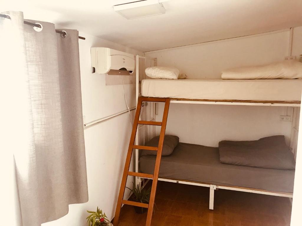 Narivoodi või narivoodid majutusasutuse Al Yakhour Hostel toas