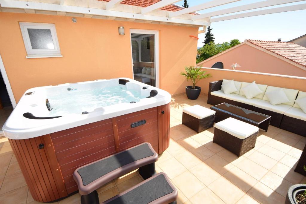 Fotografia z galérie ubytovania Luxury penthouse with jacuzzi in Orebić (Dalmatia) v destinácii Orebić