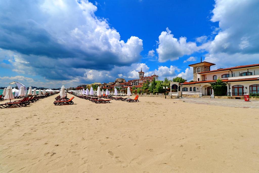Pláž u hotelu