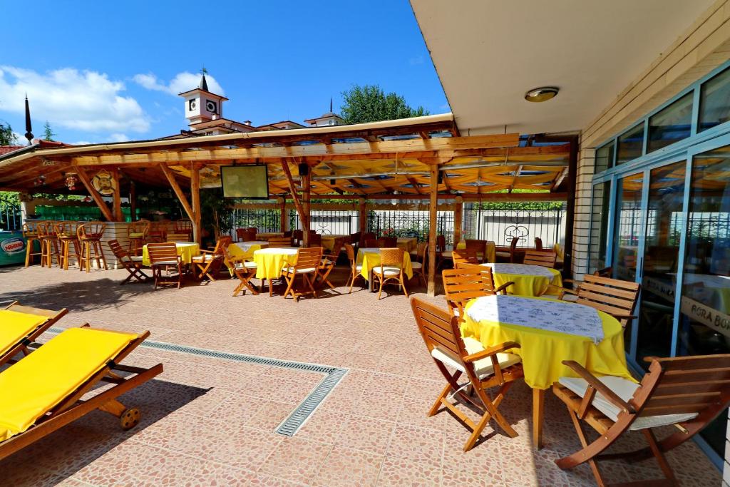 Restaurace v ubytování Bora Bora Hotel