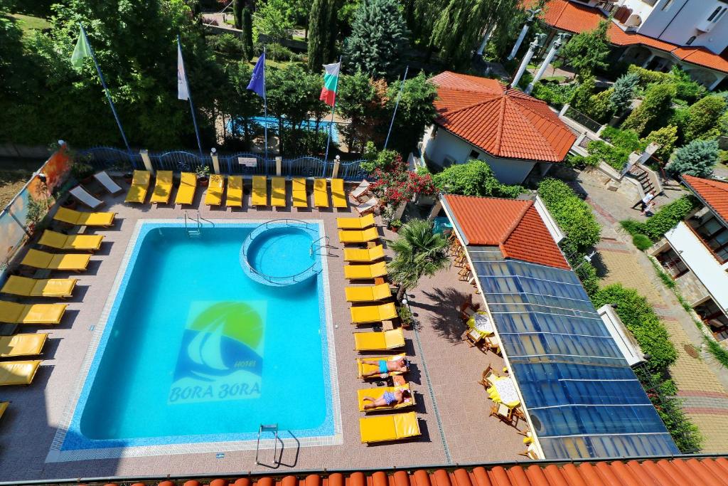 Bazén v ubytování Bora Bora Hotel nebo v jeho okolí