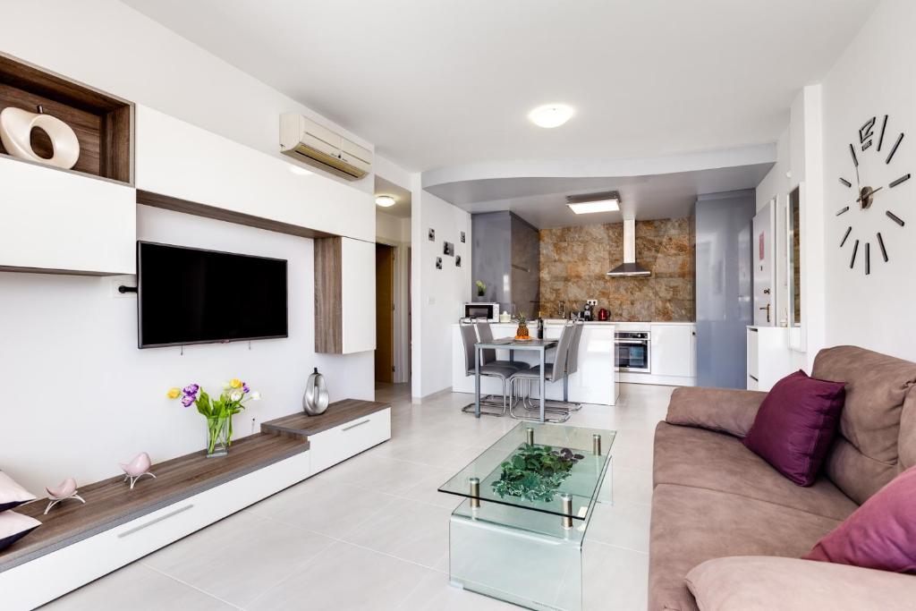 Posezení v ubytování La Zenia Sabrina Apartment 5