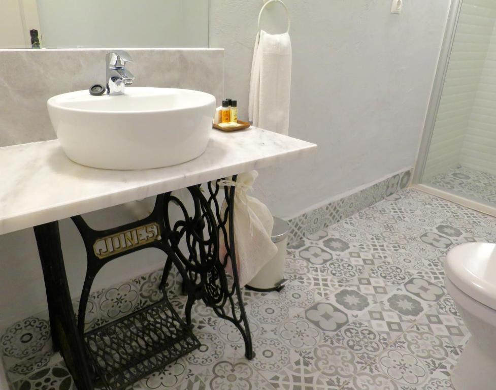 A bathroom at Hotel Kalehan