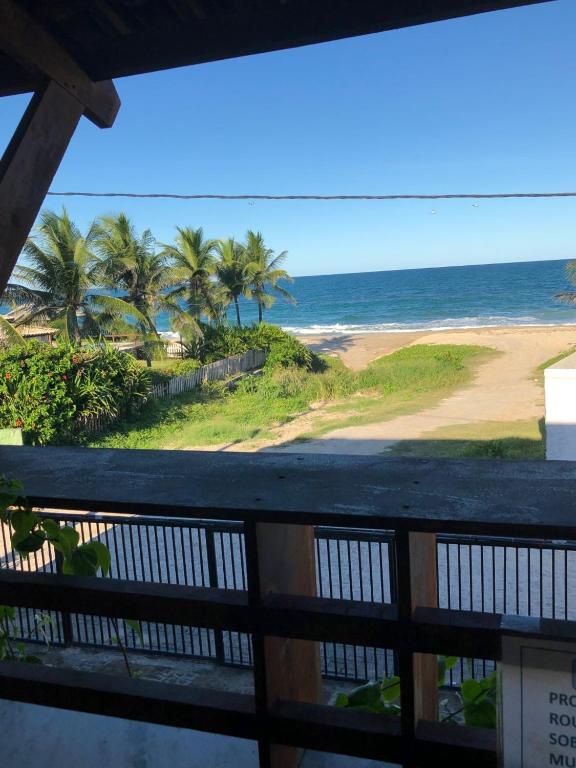  Condomínio com Apartamentos a Beira Mar
