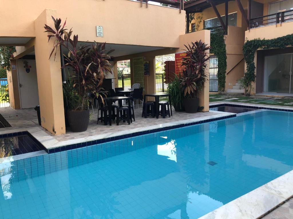  Condomínio com Apartamentos a Beira Mar