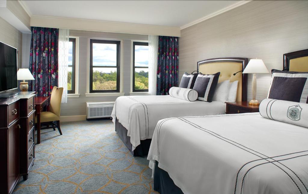 Omni Shoreham Hotel - 