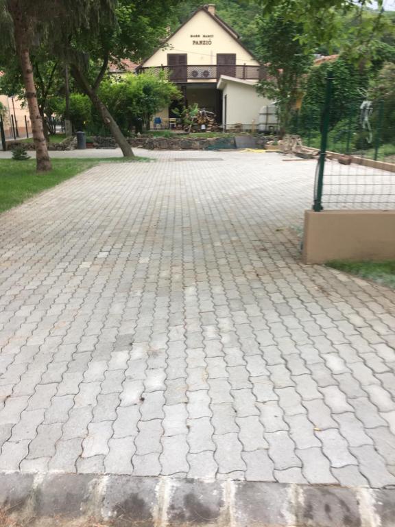 Makk Marci Panzió 3910 Tokaj, 1 liget köz kép - 1