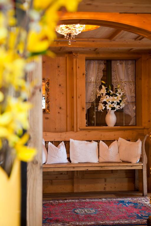Posezení v ubytování die Krone von Lech - Romantikhotel - Luxushotel in bester Lage