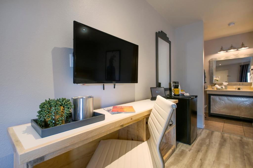 The Sage Hotel - Queen Room Met Twee Queensize Bedden