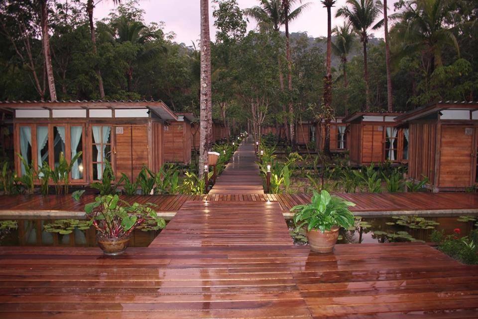Zahrada ubytování Jungle Koh Kood Resort