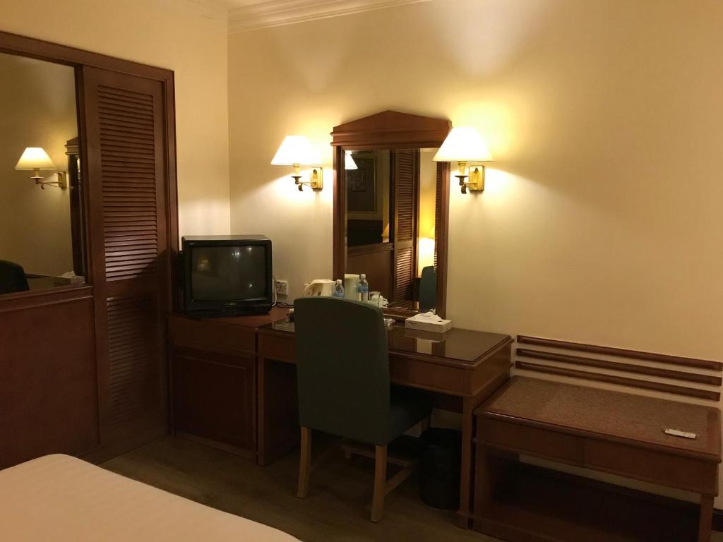TV a/nebo společenská místnost v ubytování The Executive Hotel Lahad Datu