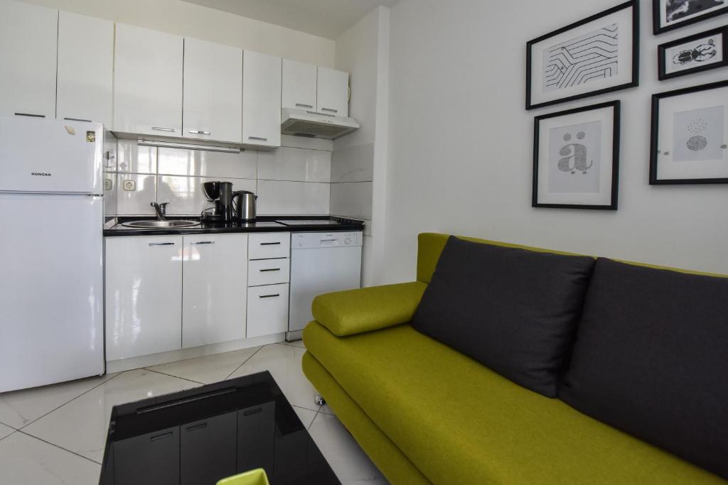 Kuchyň nebo kuchyňský kout v ubytování Brunchi apartment Novalja